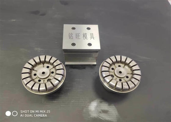 0.01mm 포용력 닦는 형은 자동 형 부속을 삽입합니다